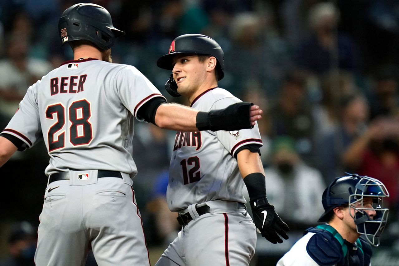 Red Sox beat Diamondbacks to snap 4-game losing streak