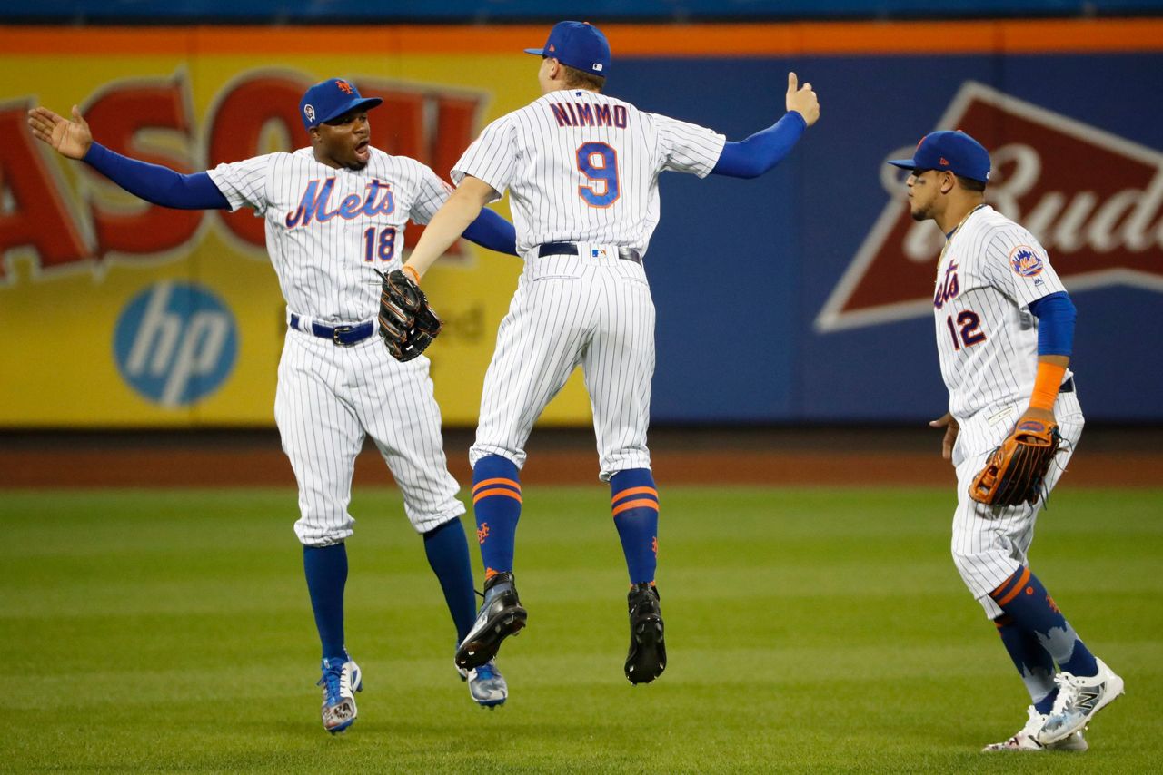 LEADING OFF: Mets try to sweep D-Backs, Twins ailing