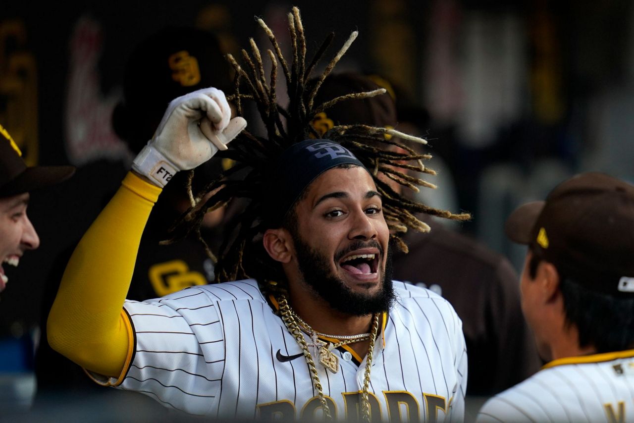 Padres' Fernando Tatis Jr. hits 3 home runs in first 3 at-bats vs