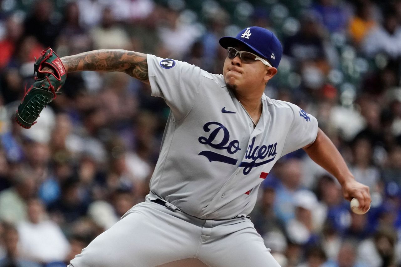 Roberts: Urias was best option in 8th, still slated to start Game 4