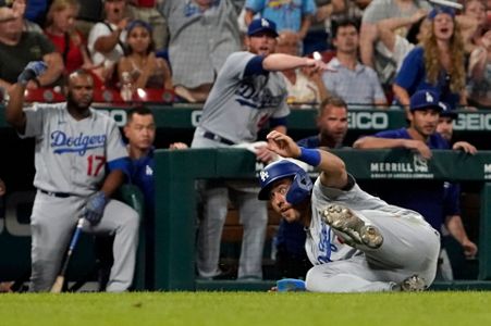 Los Angeles Dodgers second basemen Hanser Alberto (17) celebrates