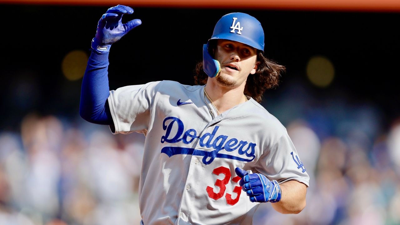 Dodgers keep rolling with 6-1 win against Mariners