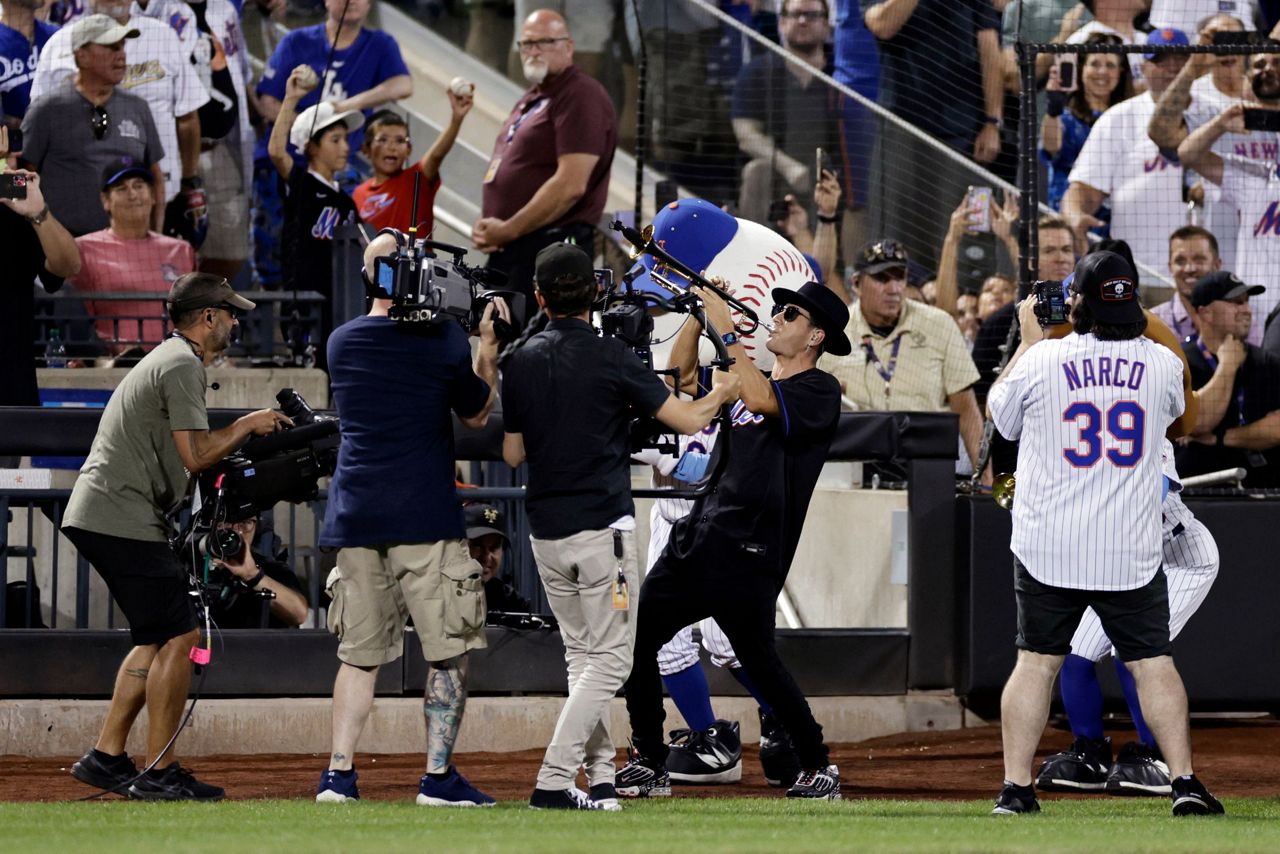 Brandon Nimmo's leaping catch, 04/30/2022