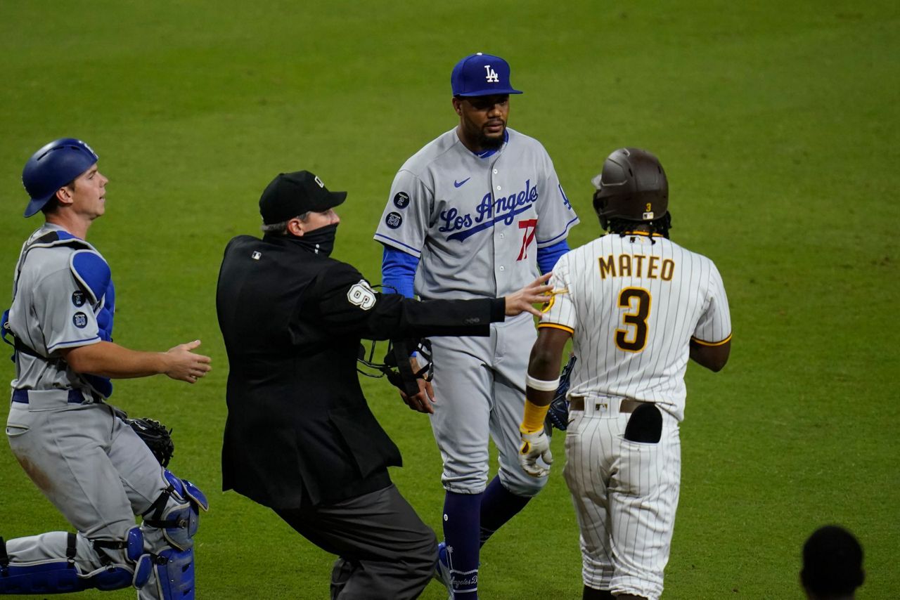 Snell pitches 5 scoreless innings, Padres beat Dodgers 3-2