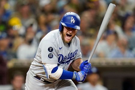 WHAT A GRAB! AJ Pollock GETS UP to rob Manny Machado of a home run