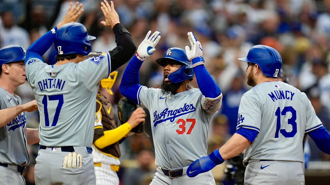 Teoscar Hernández hits a grand slam as Dodgers beat Padres