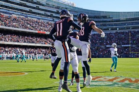 Fields rushes for 178 yards, but Bears lose to Dolphins