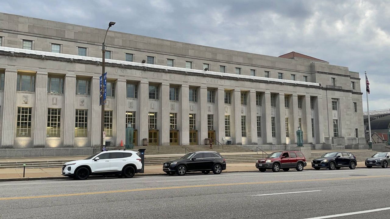 The downtown St. Louis post office. (Spectrum News/Gregg Palermo)