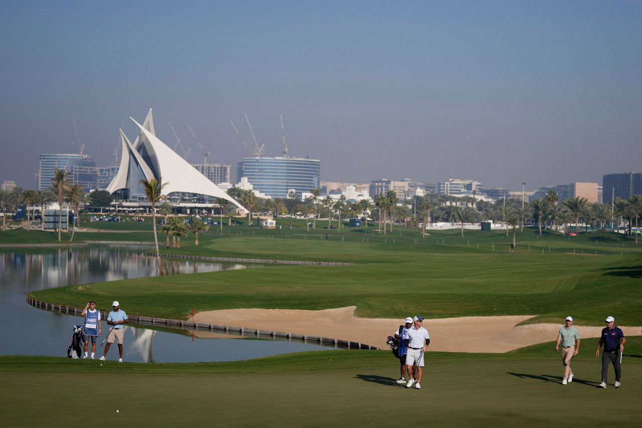 Rory McIlroy opens 2024 with bogeyfree 62 to lead Dubai Invitational