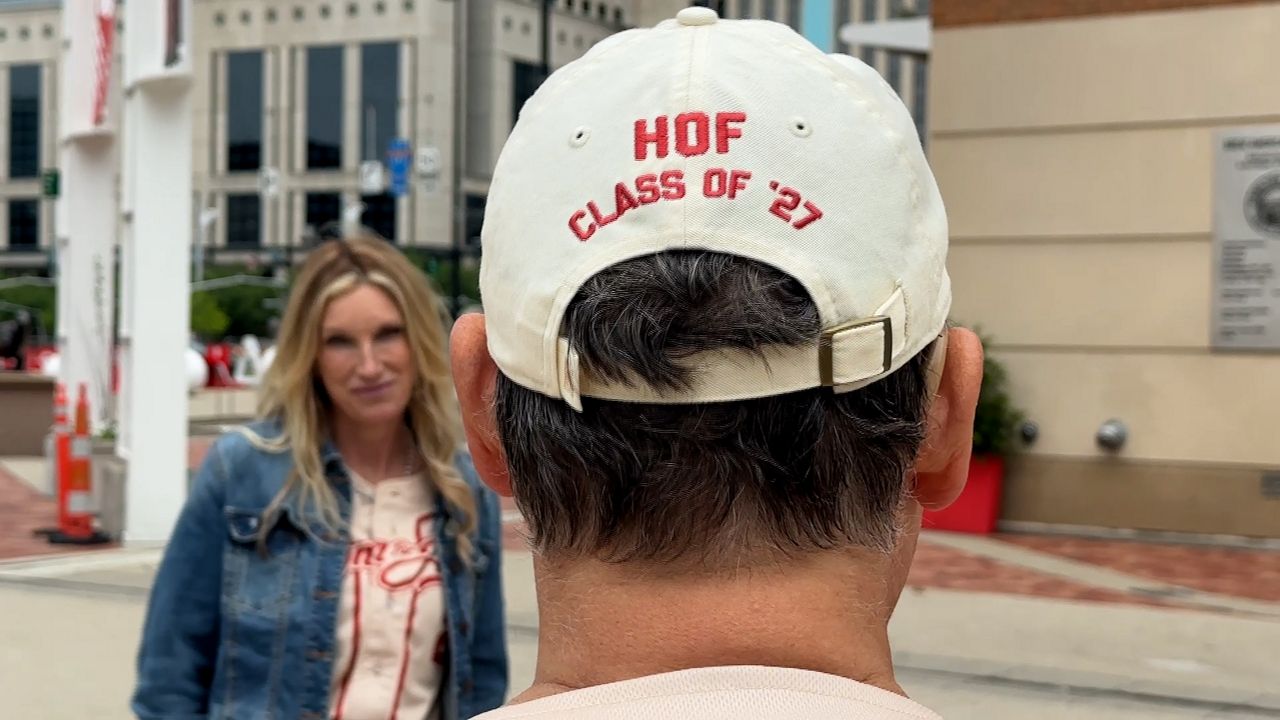 Former deaf Reds player helped create signs for baseball