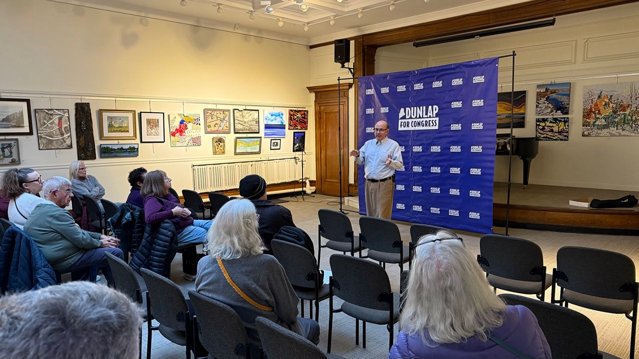 Maine State Auditor Matt Dunlap speaks to voters at the Bangor Public Library Tuesday. (Spectrum News/David Ledford)