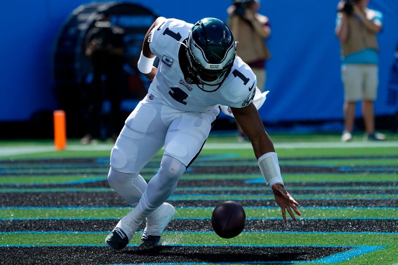 New Orleans Saints quarterback Taysom Hill throws a pass against the  Baltimore Ravens during the first half of an NFL preseason football game,  Saturday, Aug. 14, 2021, in Baltimore. (AP Photo/Nick Wass