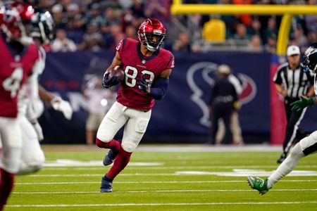 Jalen Hurts, Eagles beat Texans 29-17 for their first 8-0 start