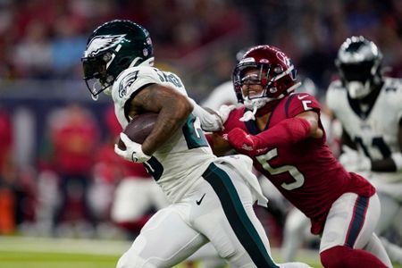 Hurts, Eagles beat Texans 29-17 for their first 8-0 start - Seattle Sports