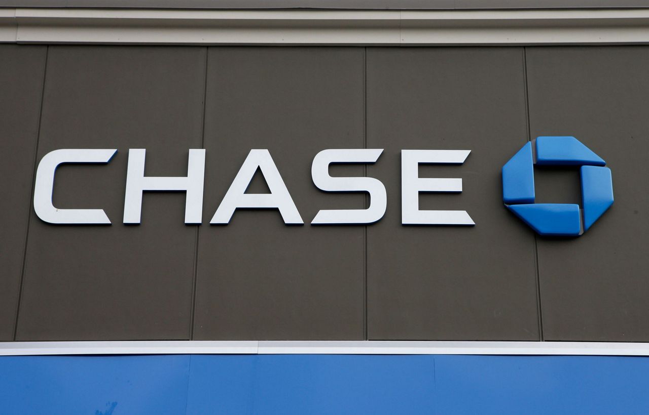 Jpmorgan Chase Posts 9 7 Billion Profit Beating Estimates