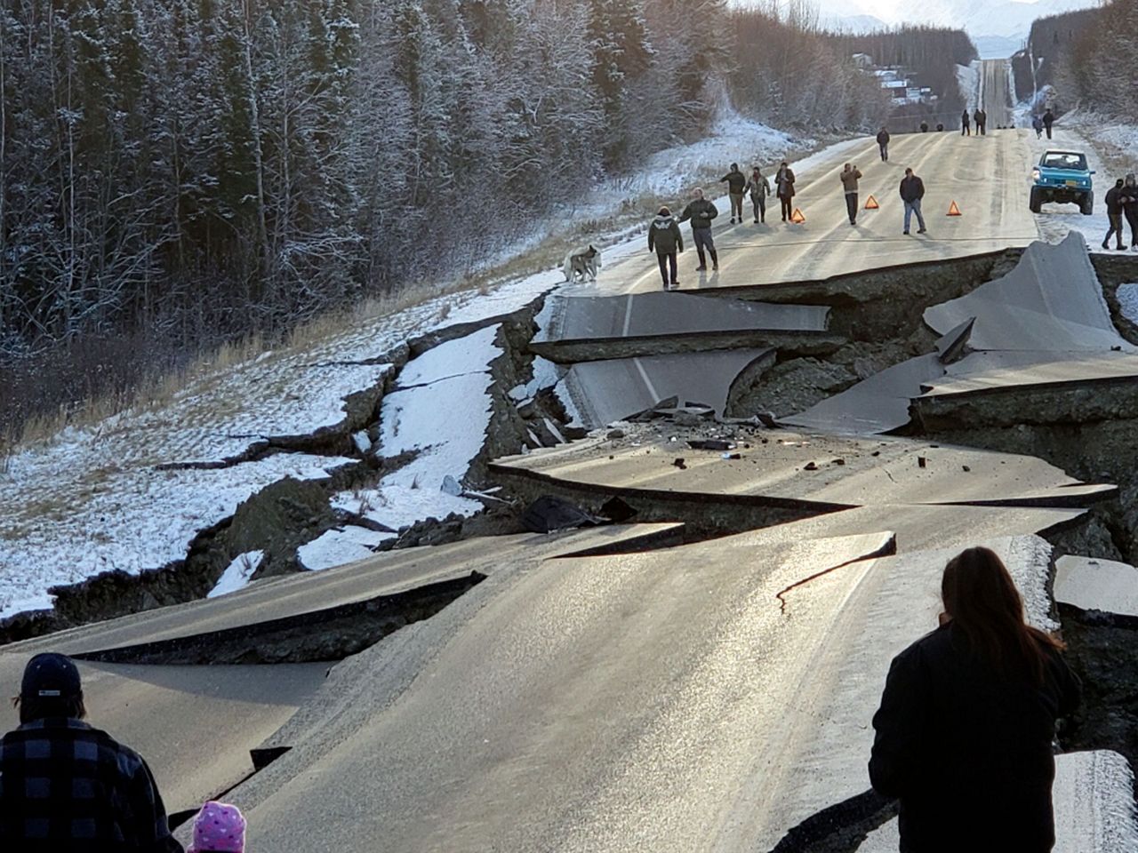 6.7 magnitude earthquake rocks buildings in Anchorage