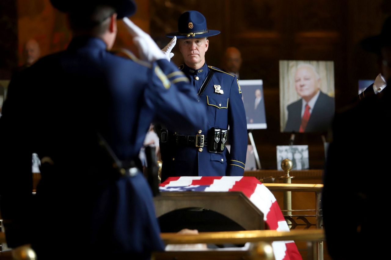 Goodbyes for Louisiana's flamboyant ex-Gov. Edwin Edwards