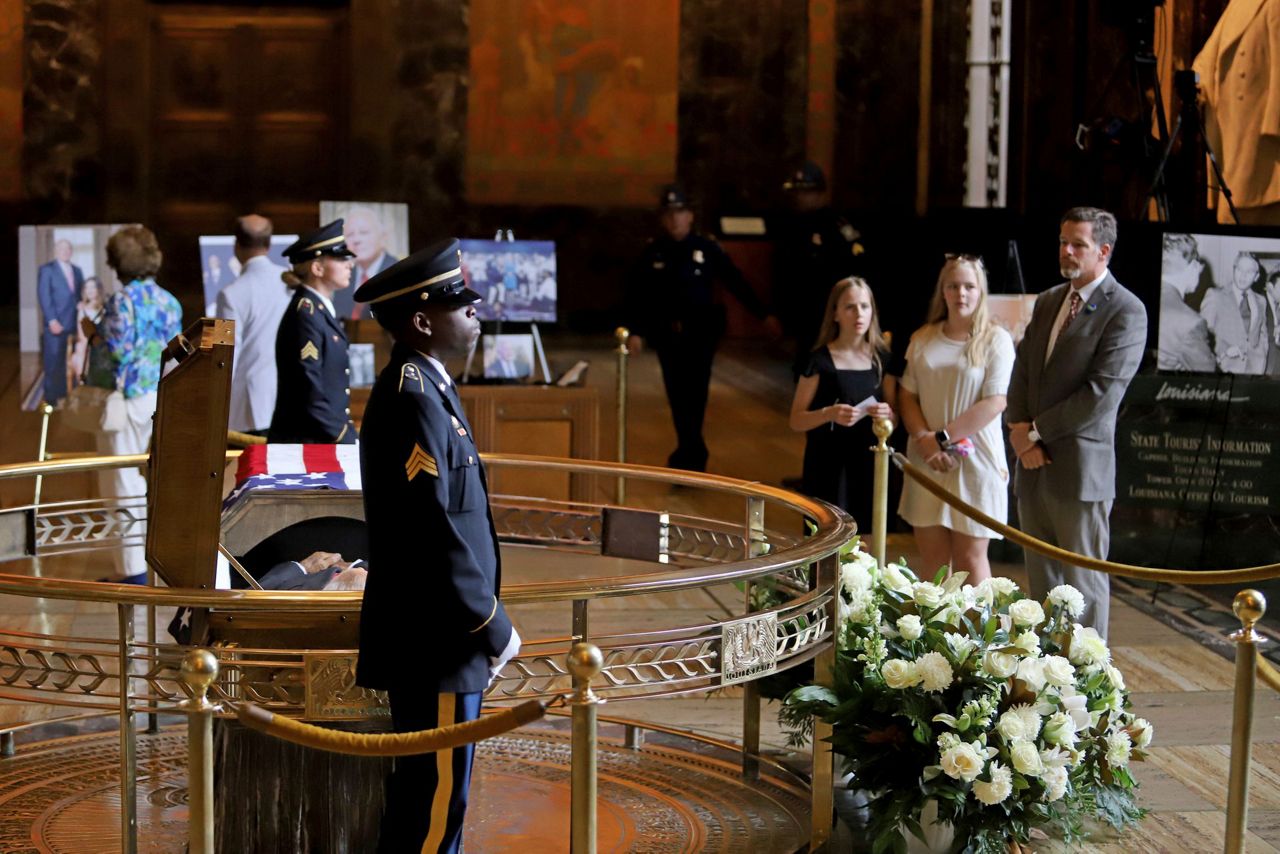 Goodbyes for Louisiana's flamboyant ex-Gov. Edwin Edwards