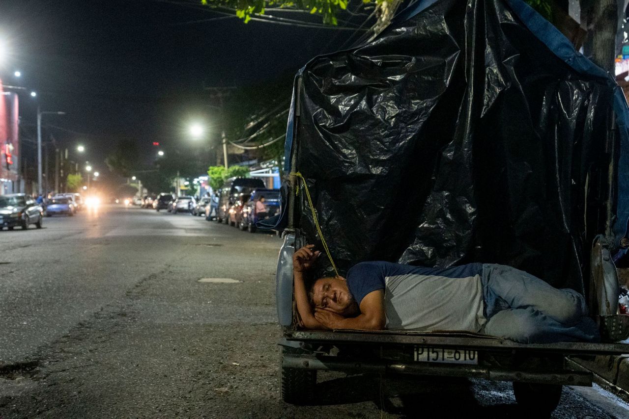 Prison deaths mount in El Salvador's gang crackdown