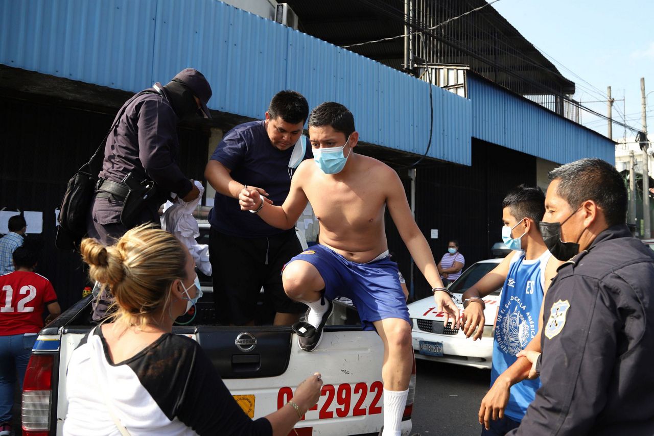 Rights Commission urges El Salvador to respect rights