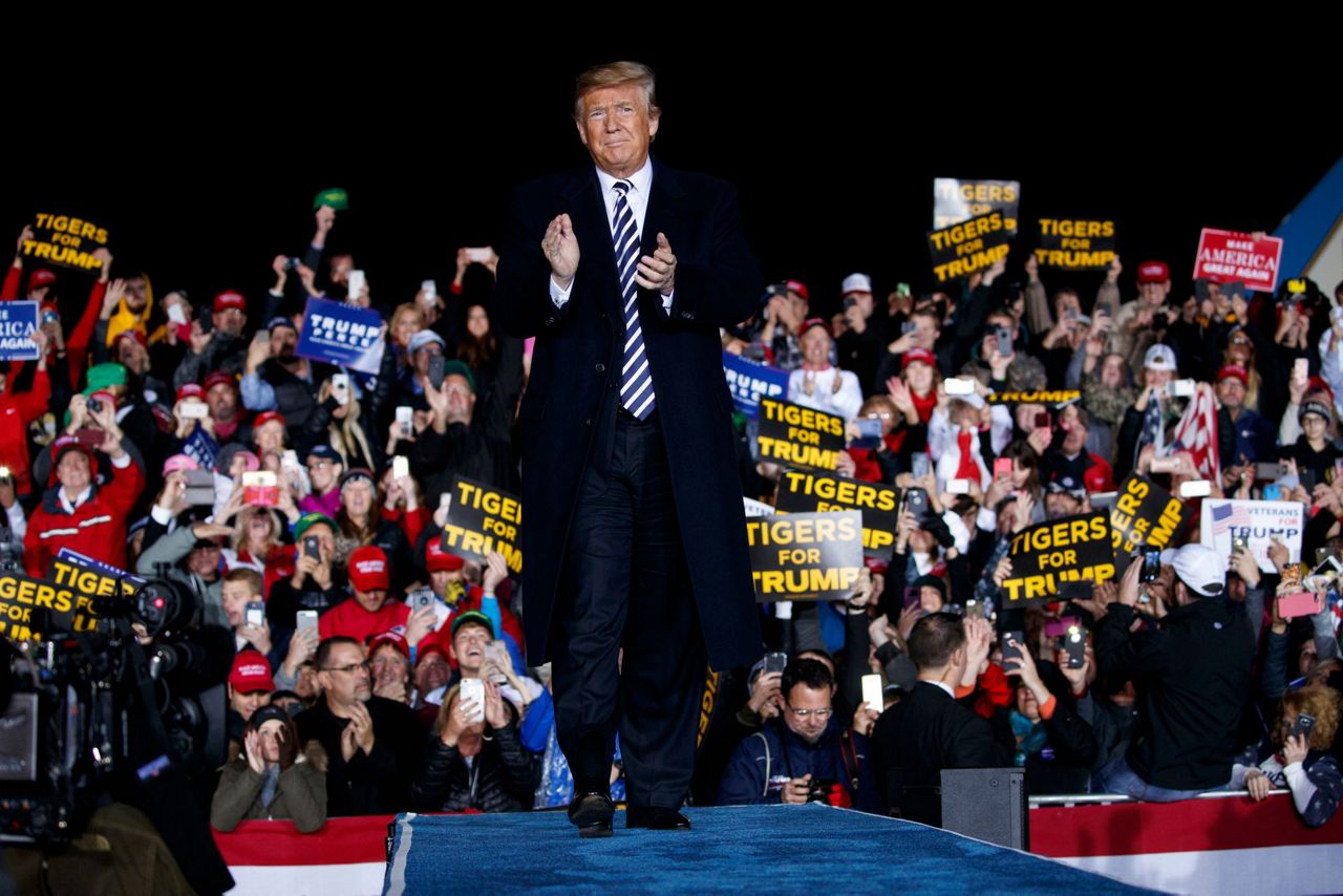 Trump takes immigration message to Missouri in rally blitz