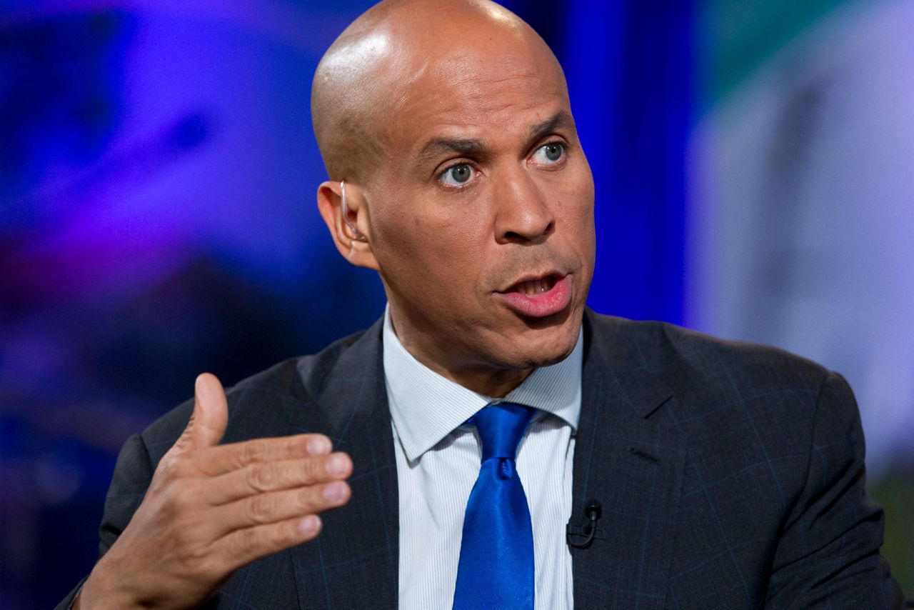 Cory Booker Says He Hit His 1 7m Campaign Fundraising Goal