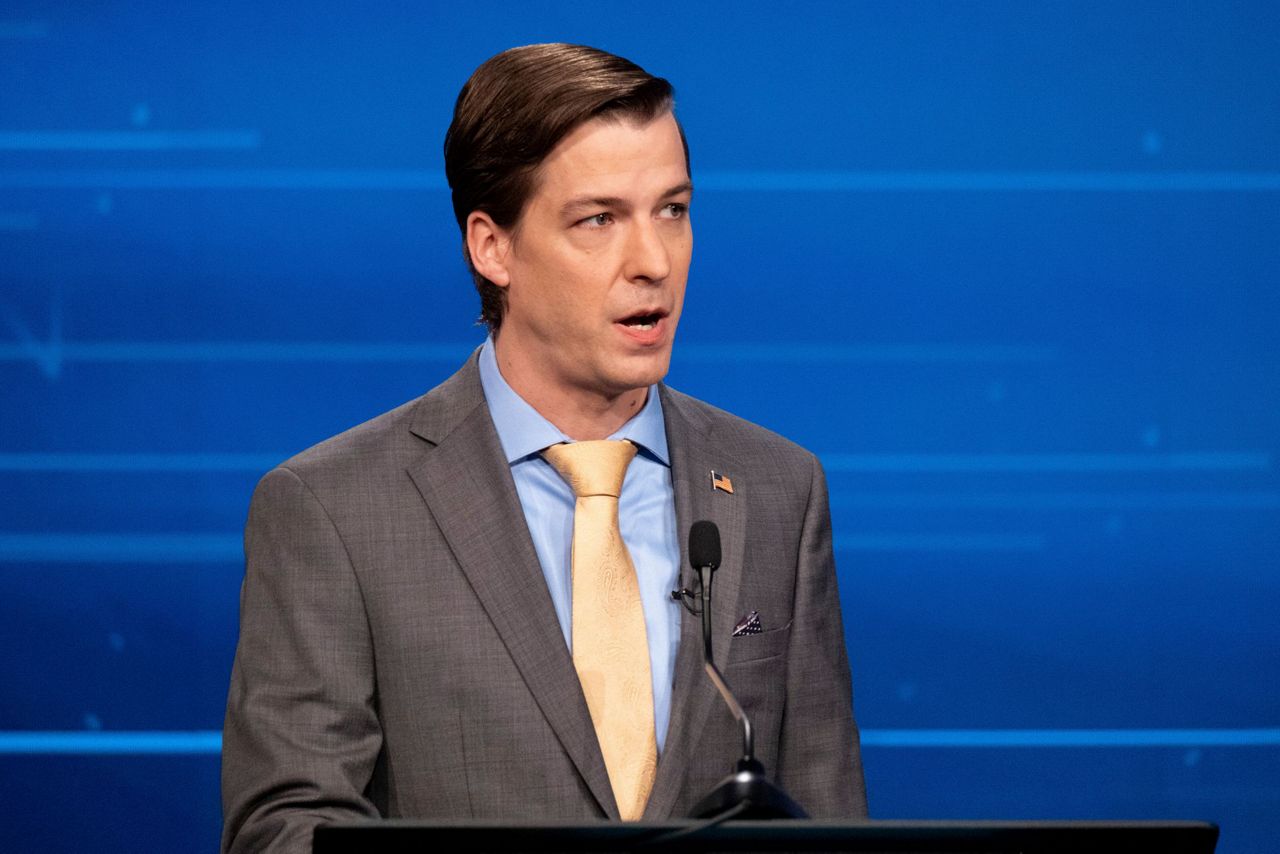 Warnock answers Libertarian wildcard in Ga.; Walker skips