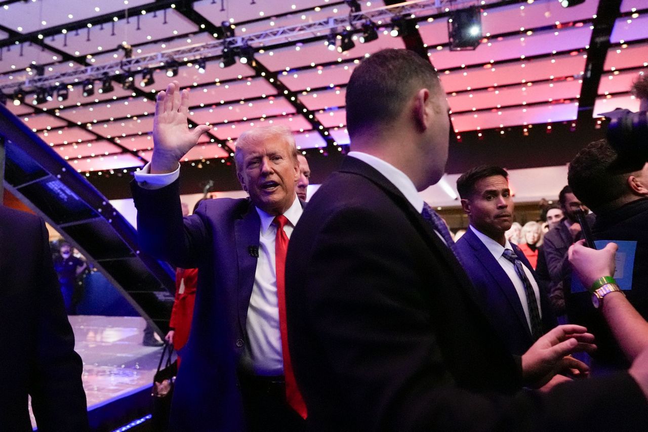 Trump skips much of the final week before Iowa's caucuses to go to ...