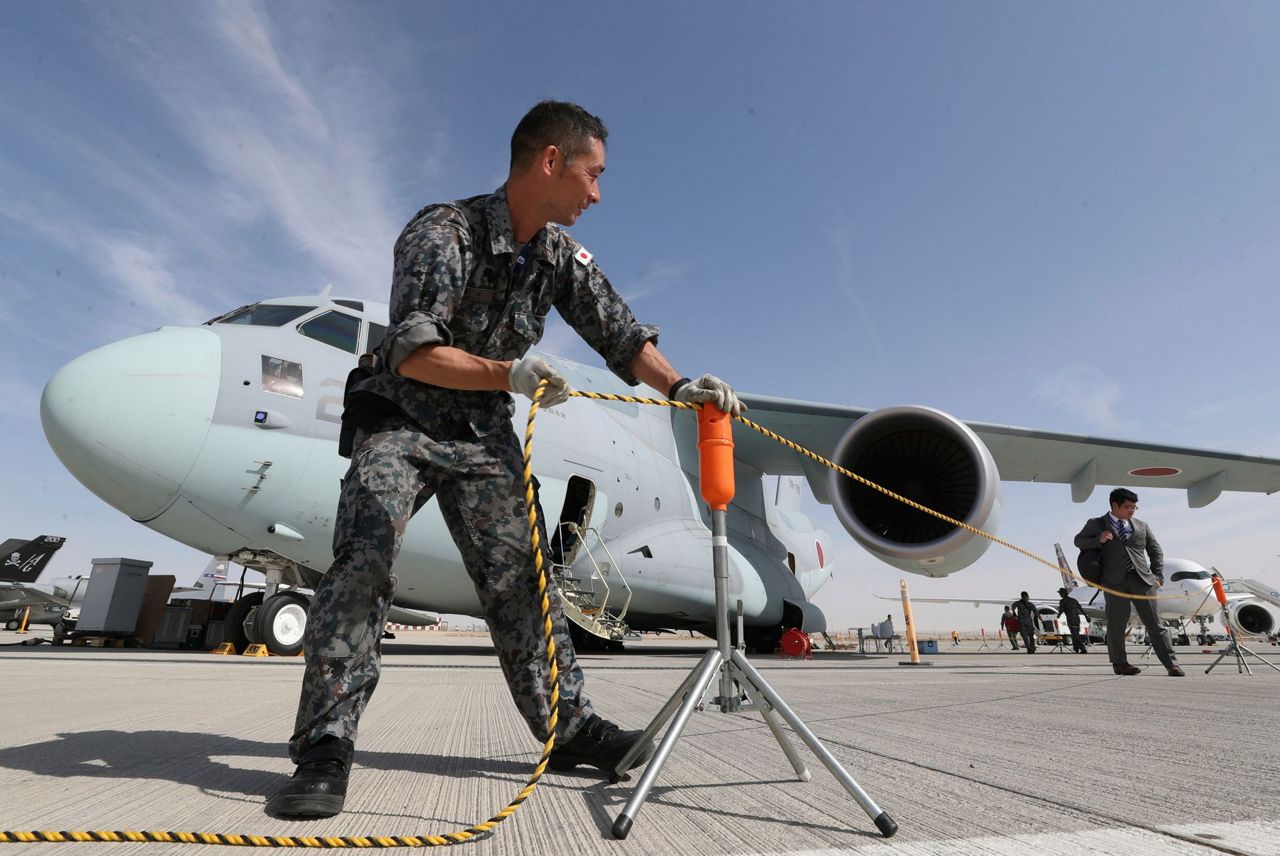 Авиасалон в дубае. Рособоронэкспорт Dubai Airshow. Дубайское аэрошоу. Международный авиасалон в Дубае Dubai Airshow. Авиасалон Дубай Шейгас Сергей.