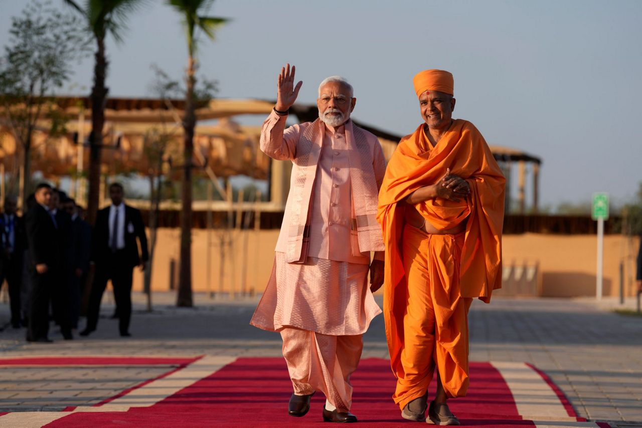 Indian Prime Minister Narendra Modi offers stump re-election speech on ...