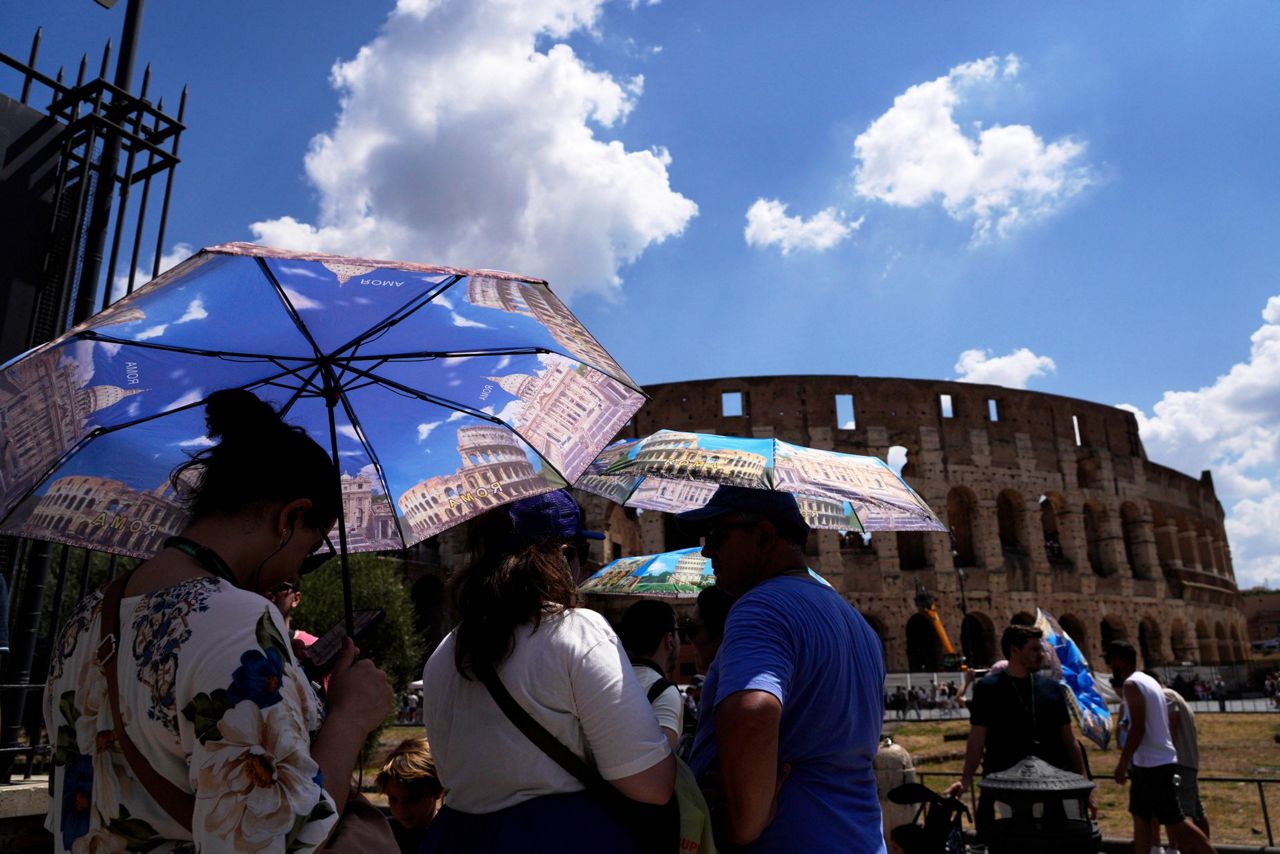 Outdoor workers demand protection as cruel heat bakes southern Europe