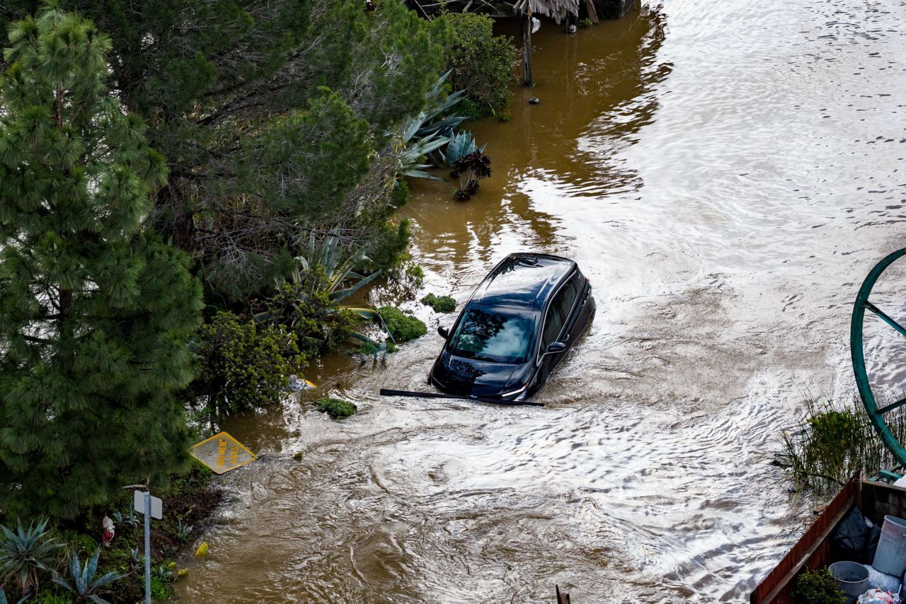 Heavy rain, high tides cause flooding along stretch of Northern California