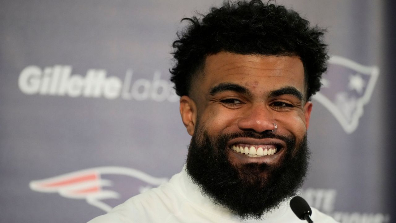 Ezekiel Elliott believes he can still carry the load at RB