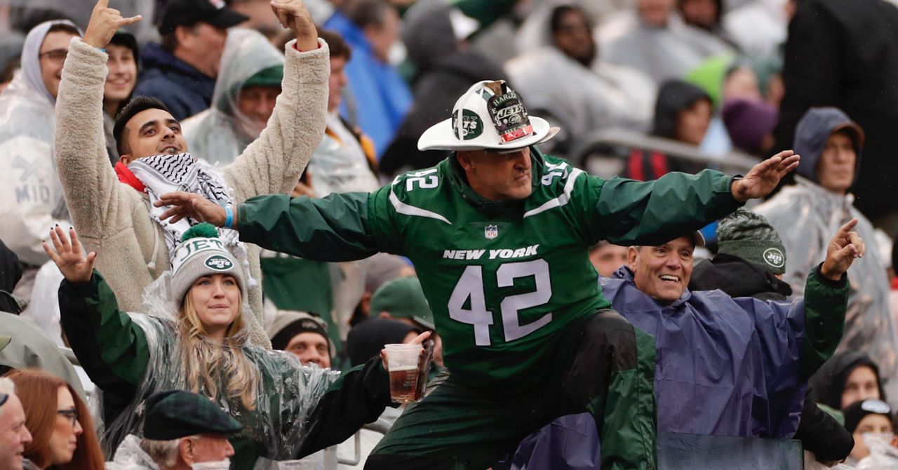 Fireman Ed returns: Jets superfan set for MetLife Stadium