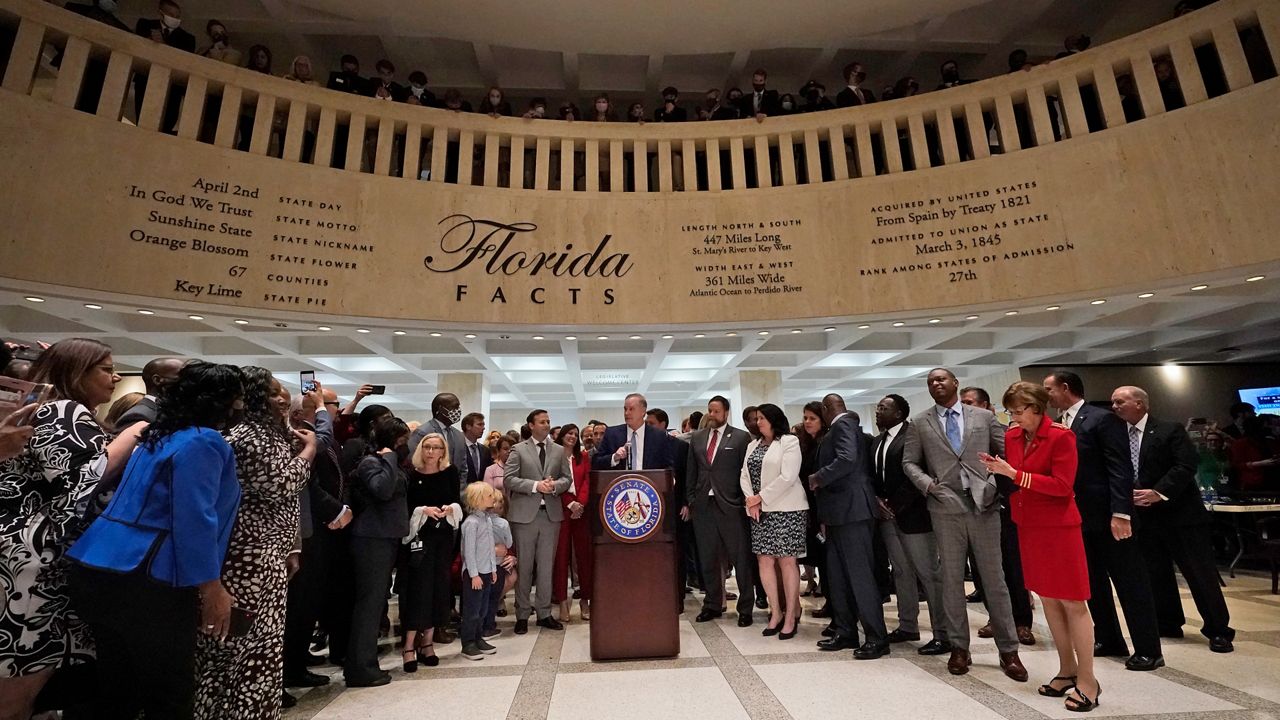 Florida lawmakers pass several bills on final day of session
