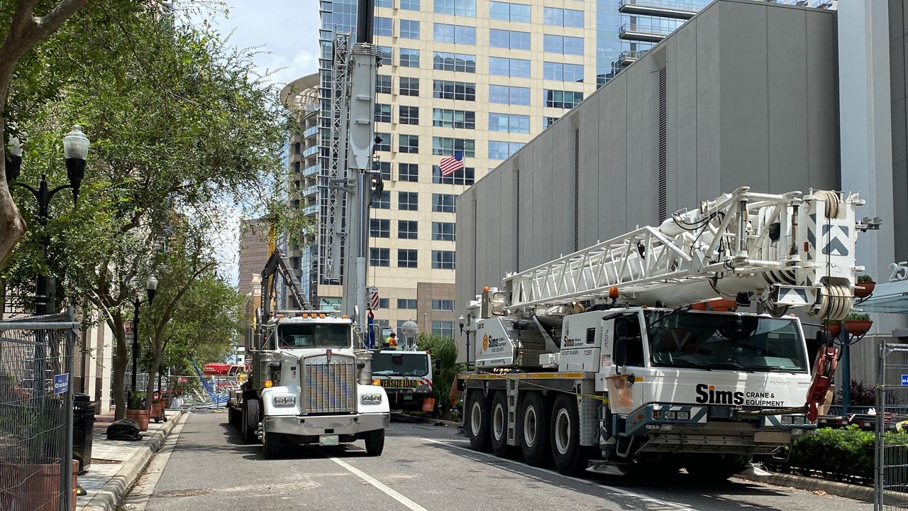 Construction crews have made significant progress Wednesday in the dismantling of unstable scaffolding on a downtown Orlando building. (Spectrum News/Elmancie Kelley)