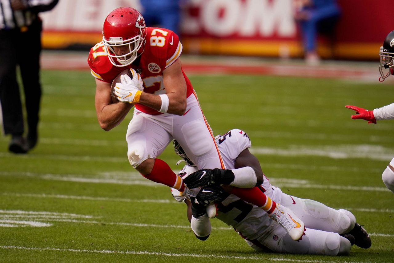 HALFTIME: Chiefs lead Colts, 14-10