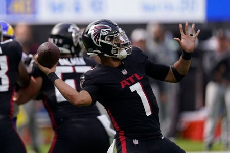 Stafford, Rams hold off Falcons for 31-27 victory - The San Diego