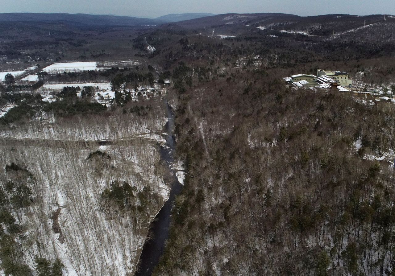 Falun Gong's expansion plans in bucolic area stoke tensions