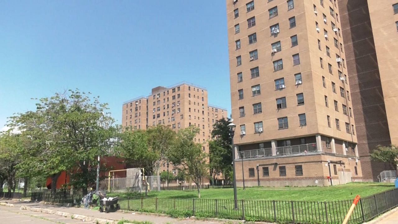 'Really negligent': Residents decry living conditions at Queens NYCHA complex
