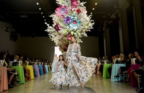 Badgley Mischka marks 30 years with an ode to Alice