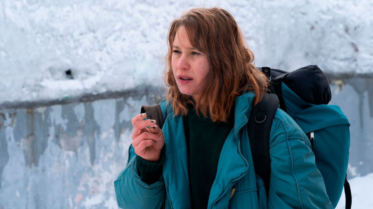 Review Strangers on a train in No. 6'