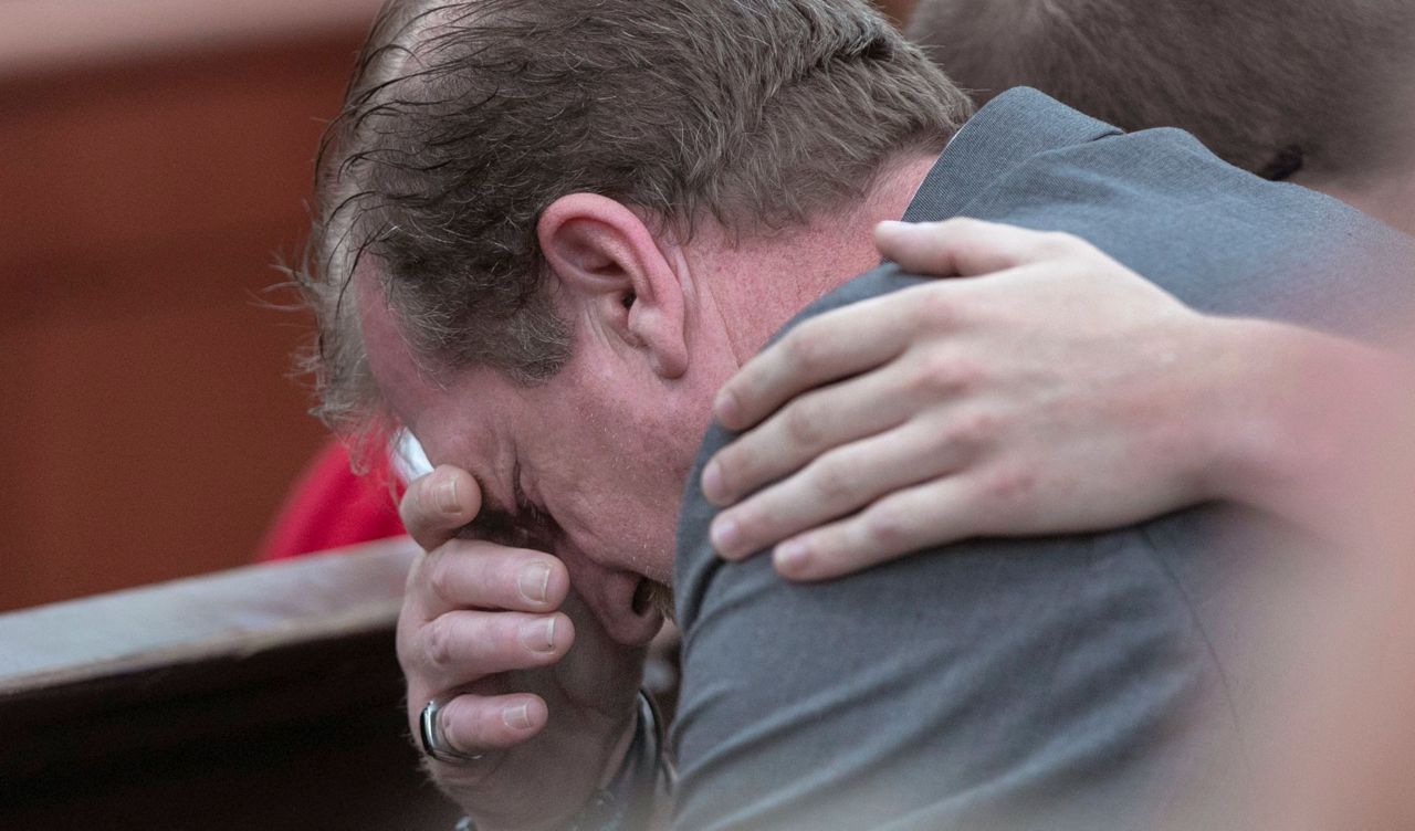 Jury sentences father to death for killing his 5 children