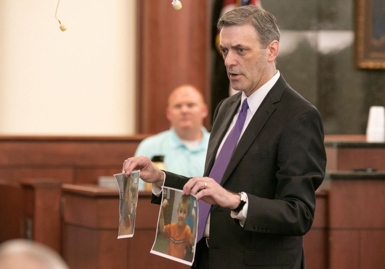 Grandmother of dad who killed 5 kids asks to spare his life