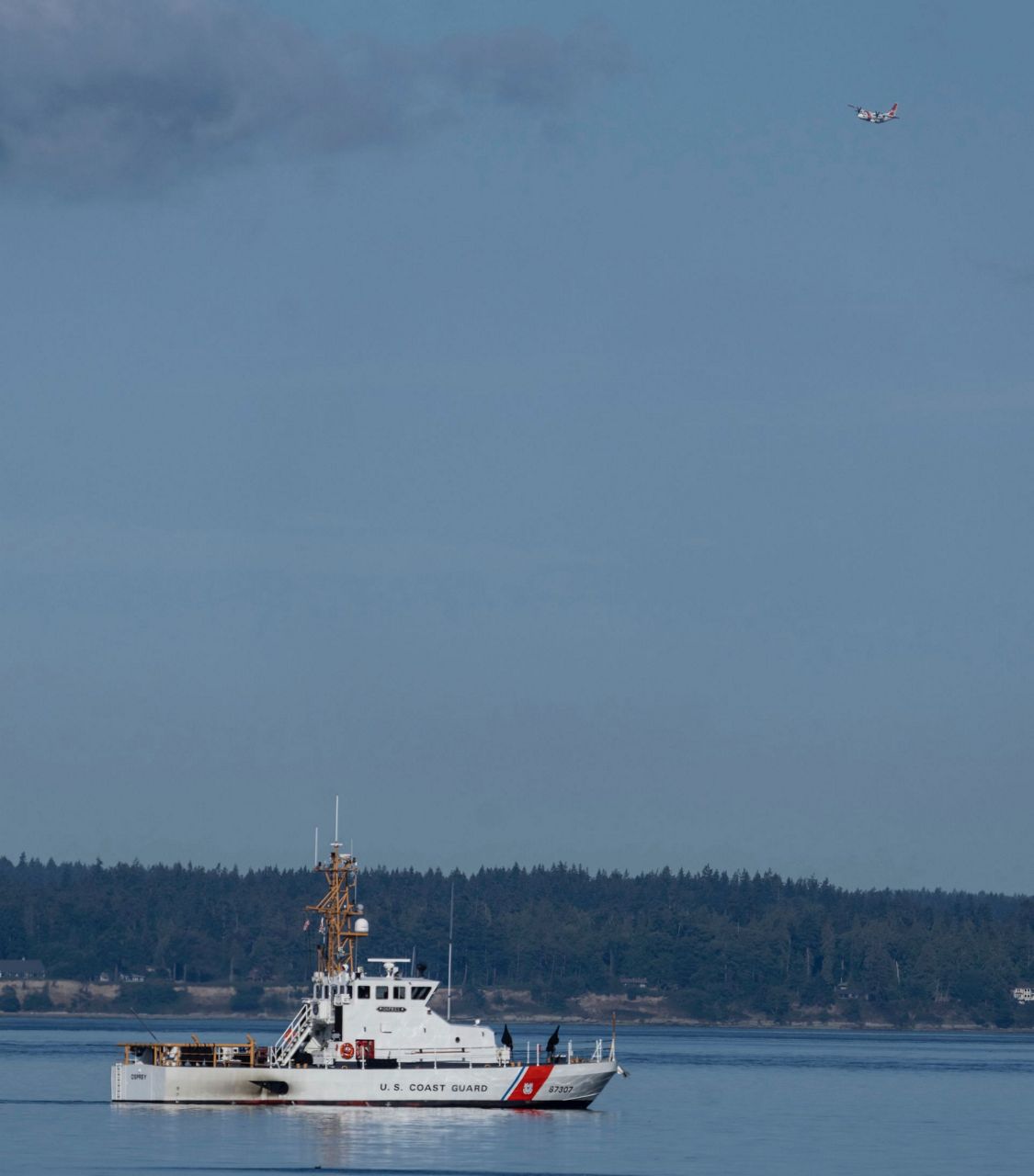 1 dead, 9 missing after floatplane crashes in Puget Sound