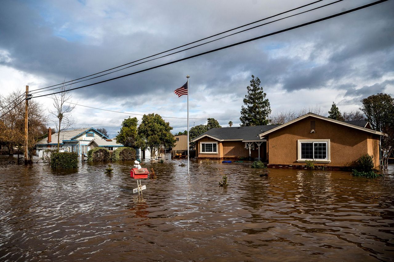 Flooding. Наводнение. Наводнение в Калифорнии. Южная Калифорния. Наводнение в США Южная Калифорния.