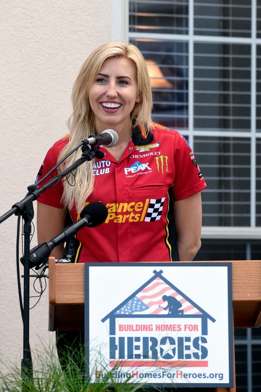 Courtney Force enjoying best stretch of Funny Car career