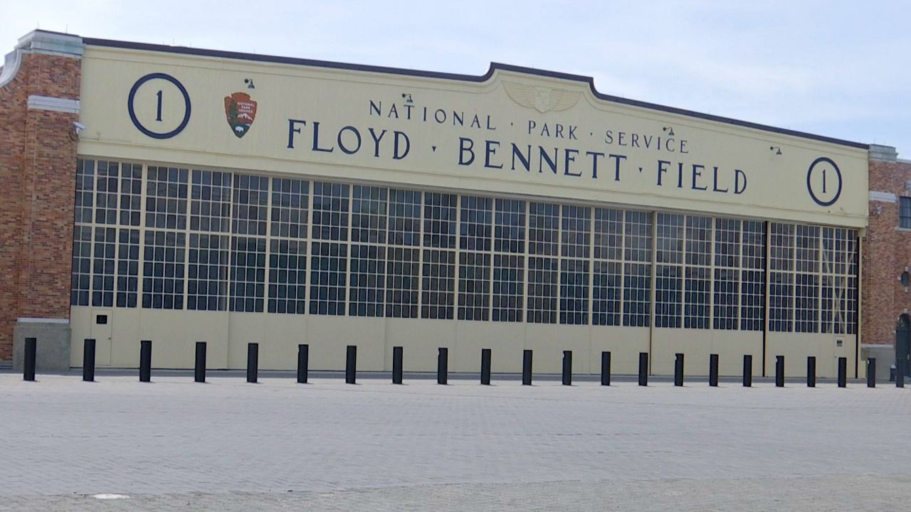 N.Y. gets lease to use Floyd Bennett Field for migrants