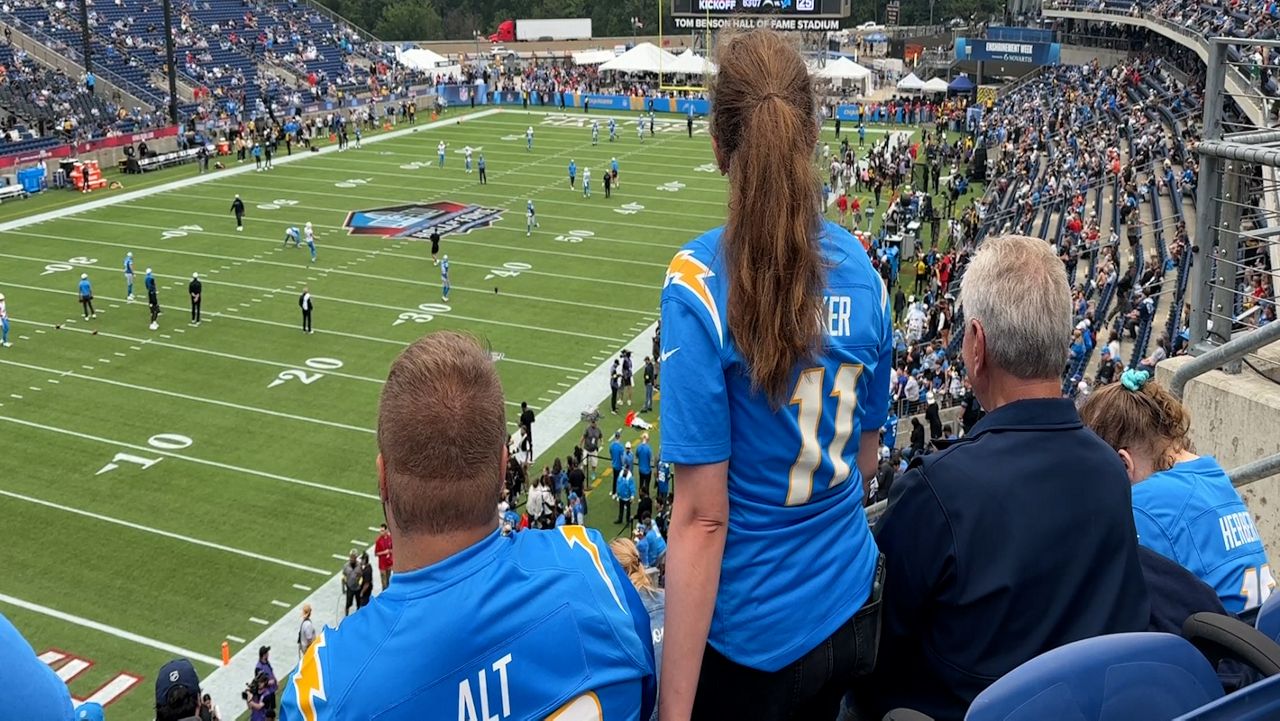 Football_HOF_Game_2_crop