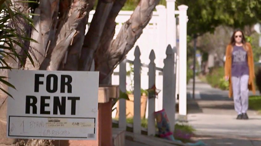 A 'For Rent' sign in Los Angeles. (Spectrum News/Anna Albaryan)